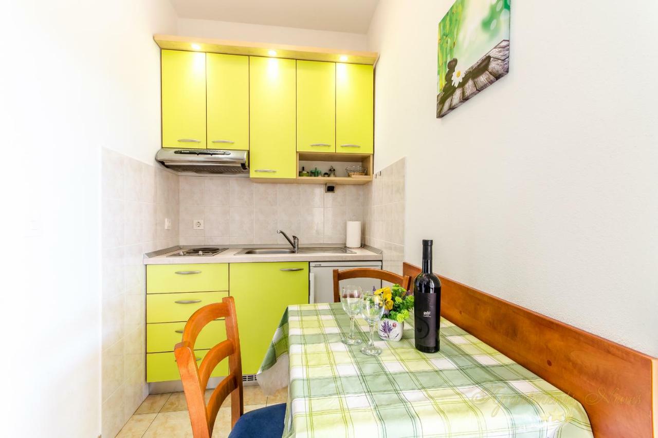 Apartments Nives Suhi Potok イェセニツェ エクステリア 写真
