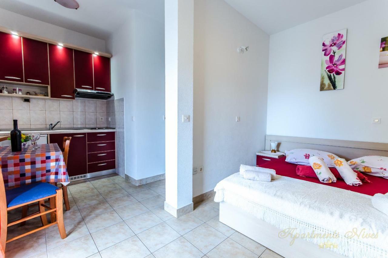 Apartments Nives Suhi Potok イェセニツェ エクステリア 写真